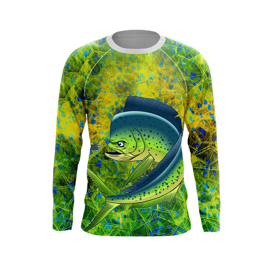 Camiseta Q53 con llampuga dorado sobre un fondo colorido y verde.